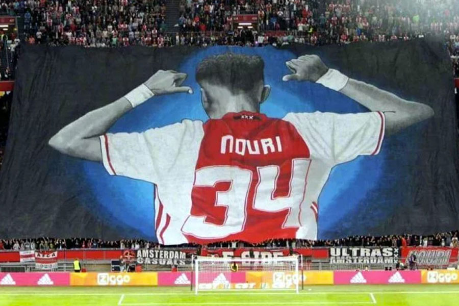Nouri también ha recibido tributos por parte de los aficionados del Ajax.