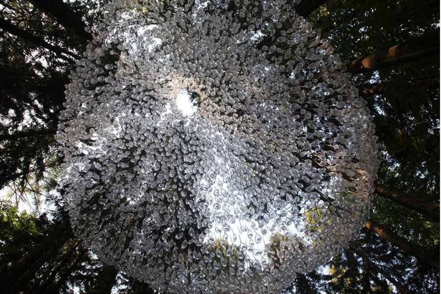 5.000 gotas de agua cuelgan de este bosque italiano© Reservoir (Ascesa), Arte Sella Sculpture Park, Malga Costa, Borgo Valsugana, Trento, Italy. 2018