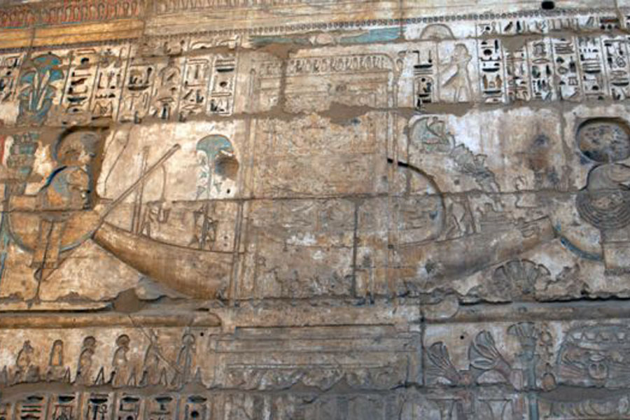 GETTY IMAGES Image caption Se han hallado dibujos de barcazas sagradas pero encontrar uno verdadero es una rareza.