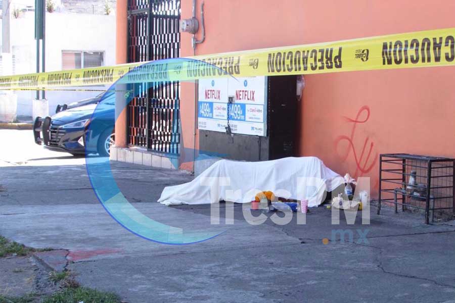 Muere indigente frente a la iglesia de San Sebastián en Toluca