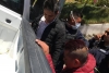 Detienen a dos por robo en un taxi de Toluca