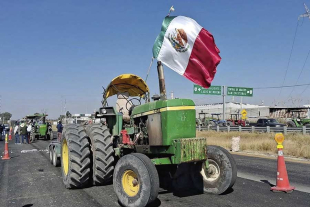 César Yáñez, subsecretario de Gobernación, explicó a los medios que se plantearon tres temas a los inconformes