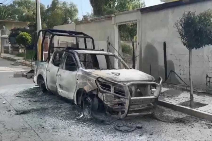 En protesta, vecinos incendiaron una patrulla frente a la casa de la alcaldesa Lorena Alameda Juárez