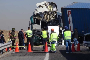 Carambola deja 2 muertos y 21 heridos en Lerma