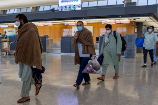 Se reanudan vuelos nacionales en el aeropuerto de Kabul