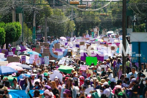 Más de 5 mil mujeres de diferentes colectivas conmemoran 8M en Edoméx