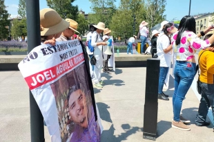 Familiares de chatarreros desaparecidos se manifiestan en Toluca