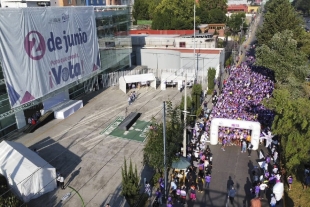 Minutos antes de las 8 de la mañana se inició el conteo para dar salida a las personas con discapacidad