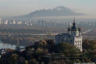 Varias localidades ucranianas se quedan sin luz ni agua por bombardeos aéreos rusos