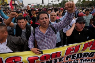 Protestas contra presidenta de Perú dejan 67 personas hospitalizadas