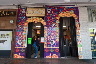 El Oxxo también se viste de Alfeñique