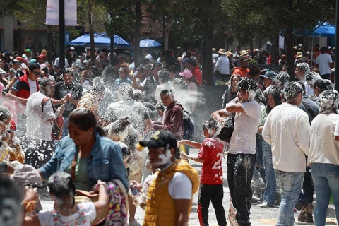 Fiesta de espuma