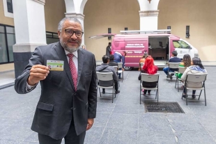 El texcocano invitó a los servidores públicos a tramitar su tarjeta de afiliación