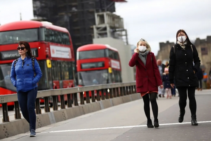 Preparan pasaporte interno en Inglaterra