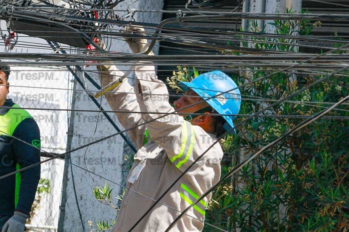 Se quedan sin luz 400 casas en la colonia San Sebastián en Toluca