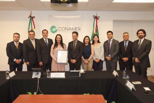 Recibe Gaby Gamboa reconocimiento de la Comisión Nacional de Mejora Regulatoria