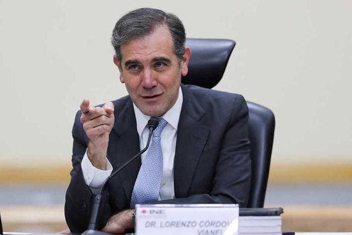 Casi 2 mdp recibirá Lorenzo Córdova tras dejar el cargo de consejero presidente