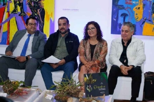 Presentan en UAEMéx libro Orquídeas de la región sur del Estado de México