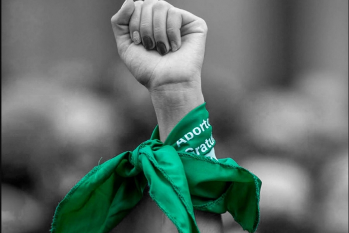 Colectivos feministas y diputadas llevan a análisis la despenalización del aborto