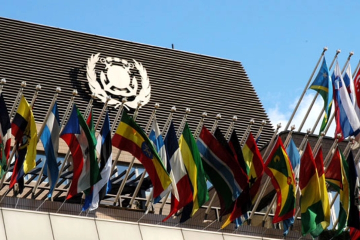 Según la agencia especializada de las Naciones Unidas, se trata del primero en el mundo que combina límites obligatorios