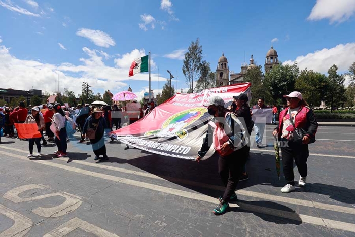 Por segundo día consecutivo protestan docentes del Edoméx