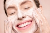 Sigue estos sencillos pasos para lavar correctamente tu rostro
