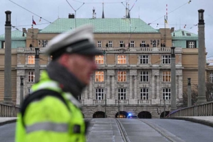 Tiroteo en universidad de Praga deja varios muertos y decenas de heridos