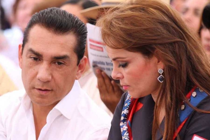 Dictan formal prisión a José Luis Abarca y su esposa por delincuencia organizada