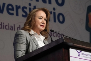 Yasmín Esquivel logra suspensión contra la UNAM por caso de plagio de tesis