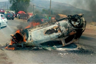 Entre golpes y fuego salvan la vida tres presuntos ladrones