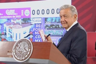 Invita AMLO a comprar “chachitos” para rifa de una casa “fifí” en la CDMX