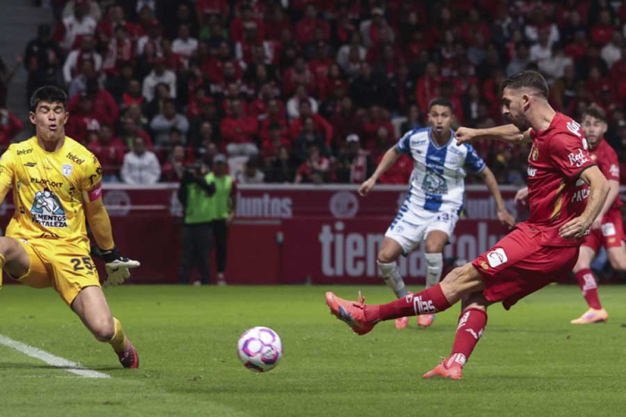 La lesión de Alexis Vega al 75’ enfrió el cierre del partido.