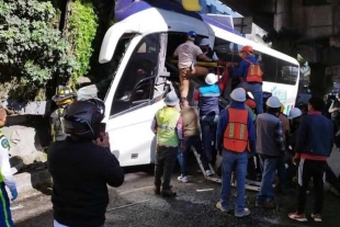 Muere una persona por choque de autobús en Periférico Sur