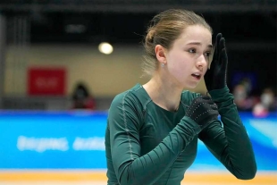 La patinadora Kamila Valieva tendrá derecho a competir, pero no a ser premiada