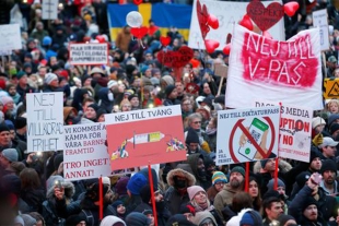 Protestas contra restricciones por Covid se extienden por Europa