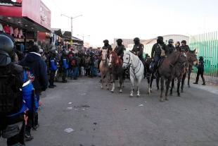 Policía de Toluca realiza operativo contra comercio ambulante en Palmillas