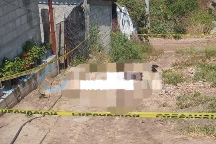 Encuentran a hombre ejecutado en un terreno baldío en Villa Guerrero