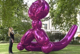 Escultura de Jeff Kons recauda más de 11 millones de euros para Ucrania