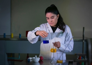 Miriam Verónica Flores Merino, investigadora UAEMéx, desarrolla un hidrogel-antioxidante para el tratamiento de heridas crónicas