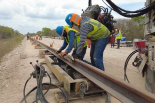 AMLO: &quot;ya no hay amparos que frenen al Tren Maya, se inaugurará en 2023&quot;