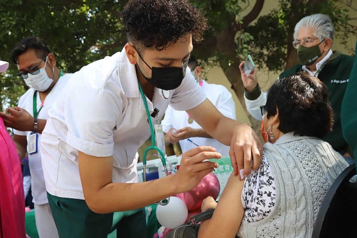 Continúa la aplicación de vacunas contra influenza estacional y COVID-19