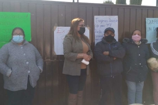 Padres de familia cierran primaria en Lerma por falta de profesores