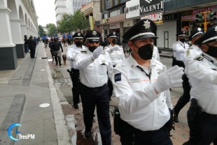 Desfile policiaco emocionó a chicos y grandes en Toluca