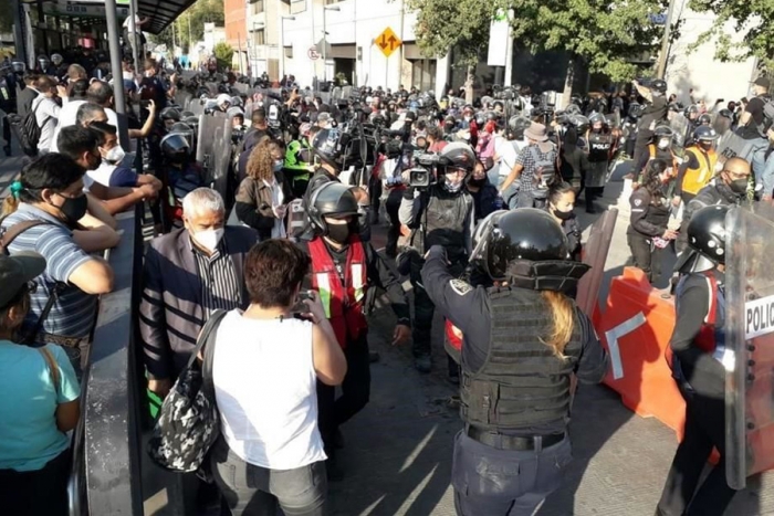 Retiran a feministas tras manifestaciones en CDMX