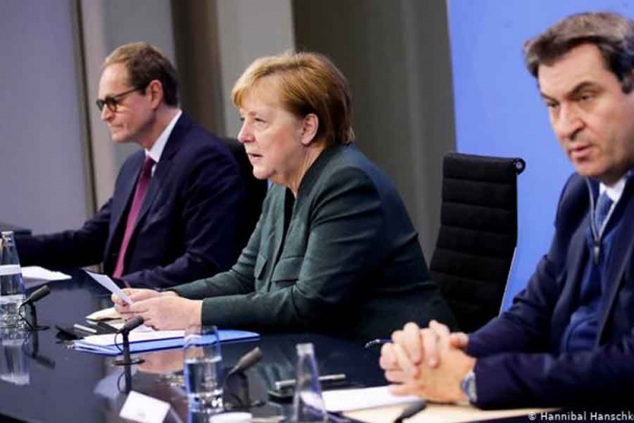 Ángela Merkel pide a alemanes no quejarse ante retrasos en vacunación