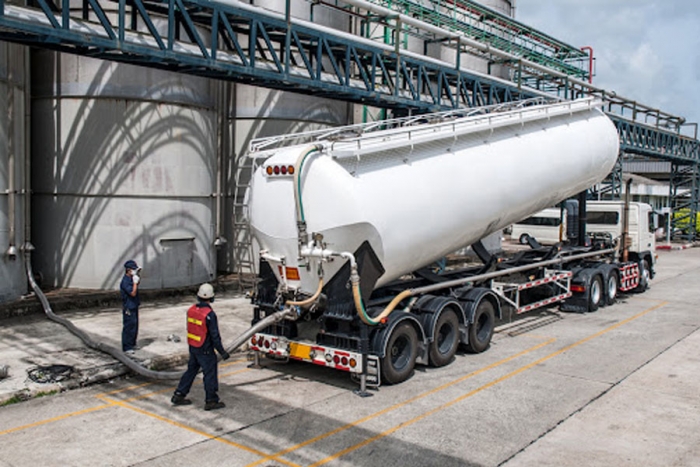 Pide iniciativa privada al gobierno federal permitir la importación de combustibles