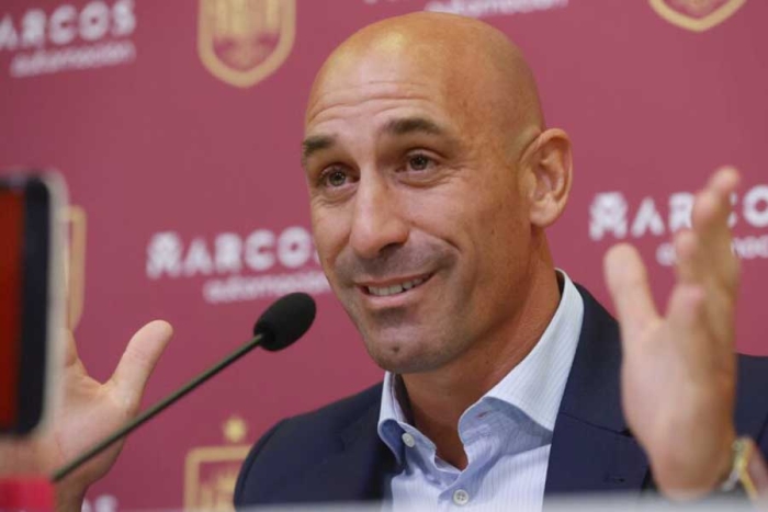 Luis Rubiales renuncia como presidente de la Federación Española de Futbol