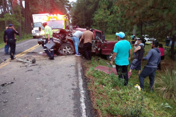 Un muerto en choque de frente sobre la Toluca-Zitácuaro