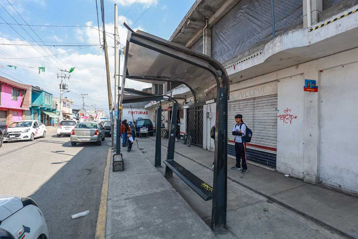 Dañada y en malas condiciones luce esta parada en San Mateo Atenco