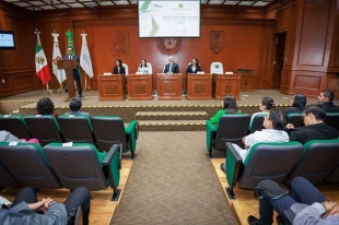 UAEMéx reconoce a trabajadoras y trabajadores administrativos con bases y recategorizaciones 2023